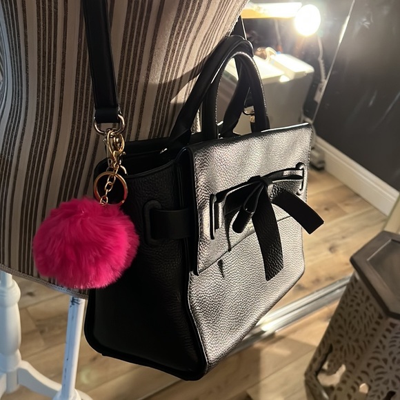 ♠️ 1 hour sale. Kate Spade, black purse (crossbody or handle purse) - Picture 3 of 8